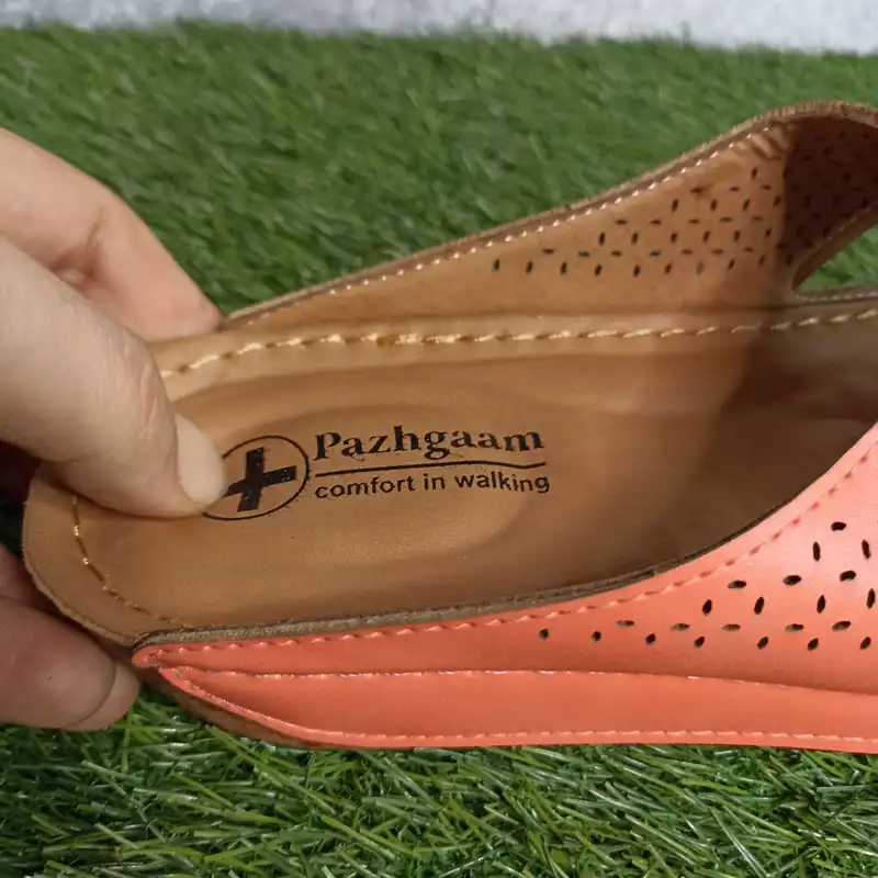 دمپایی زنانه مدل نیوشا کد 1184-LOG