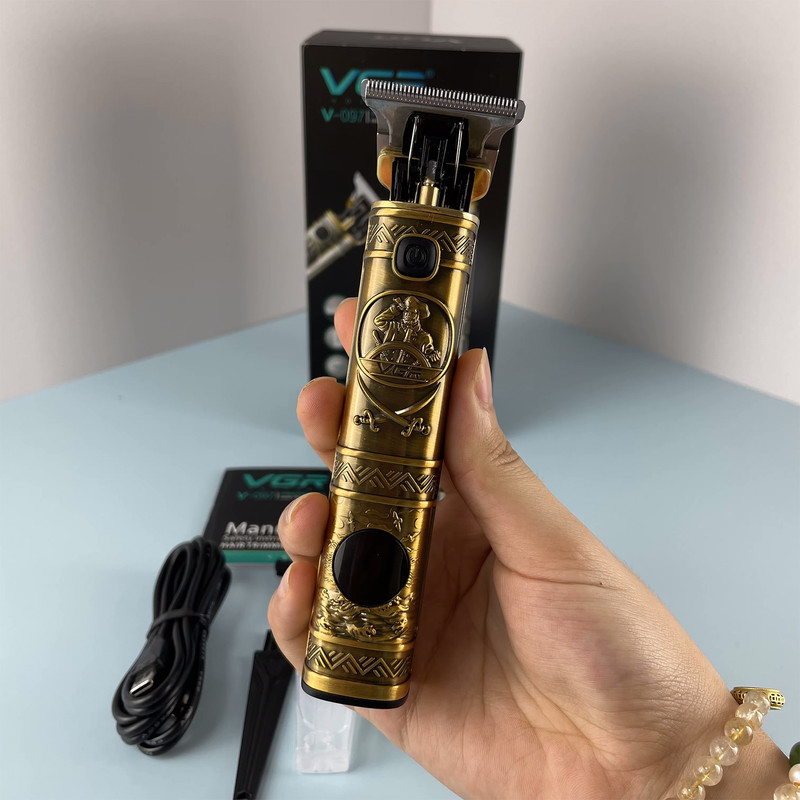 ماشین اصلاح موی صورت وی جی ار مدل V-097 با تیغه استیل ضد زنگ، موتور 6500 دور در دقیقه، قابلیت تنظیم سرعت، عملکرد توربو، نمایش وضعیت باتری و سه عدد شانه در سایزهای 1، 2 و 3 میلی‌متر