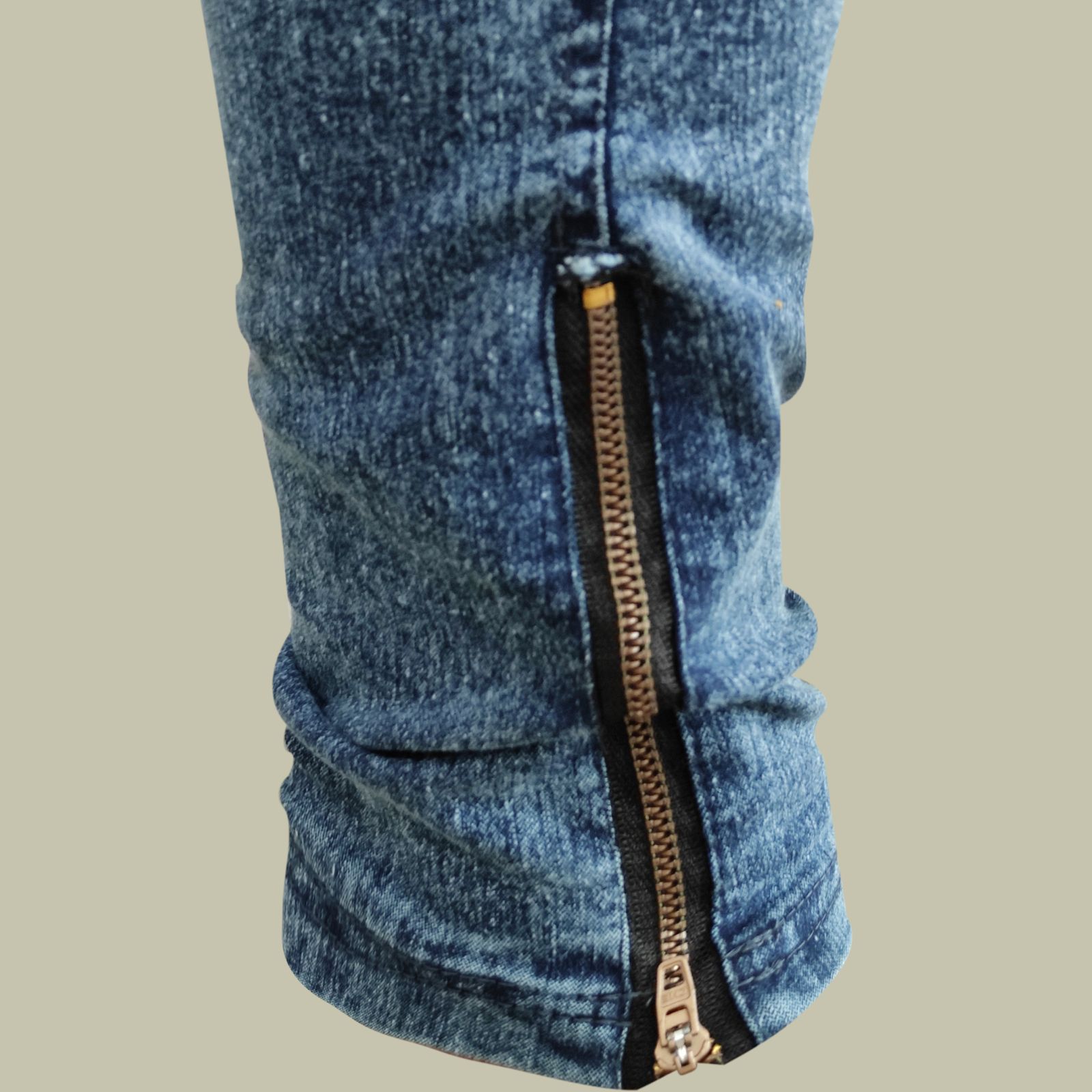 شلوار جین مردانه مدل اسلش دم پا زیپ کد AR502 -  - 4