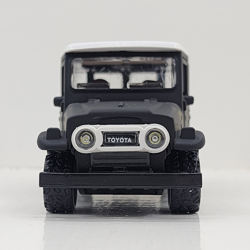 ماشین بازی ناب سل مدل فلزی چراغ دار تویوتا کلاسیک طرح کالسکه J40