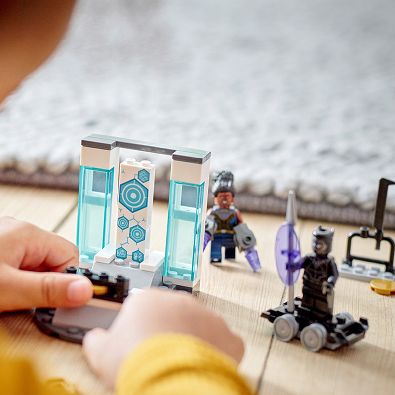 ساختنی لگو مدل Shuri’s Lab کد 76212