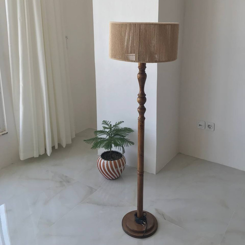 آباژور مدل ایستاده چوبی خراطی مکرومه کد FO-M