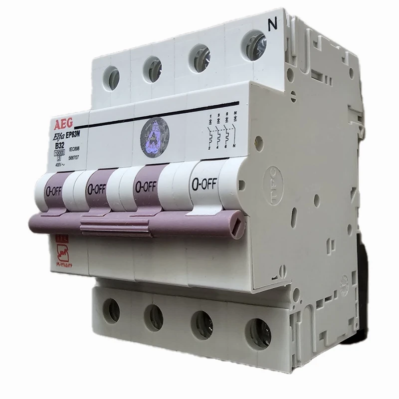 فیوز مینیاتوری سه فاز آ ا گ مدل EP63N B32