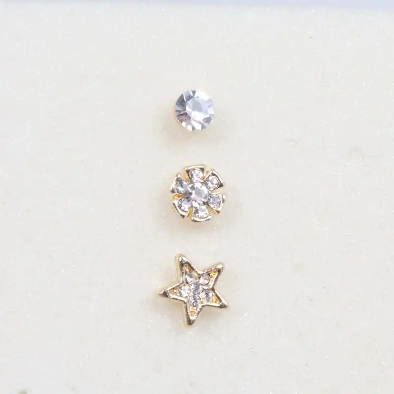 گوشواره زنانه مدل آریا میخی کد 16 مجموعه سه عددی