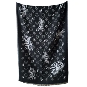 شال زنانه لویی ویتون مدل دو رو موهر زمستانی