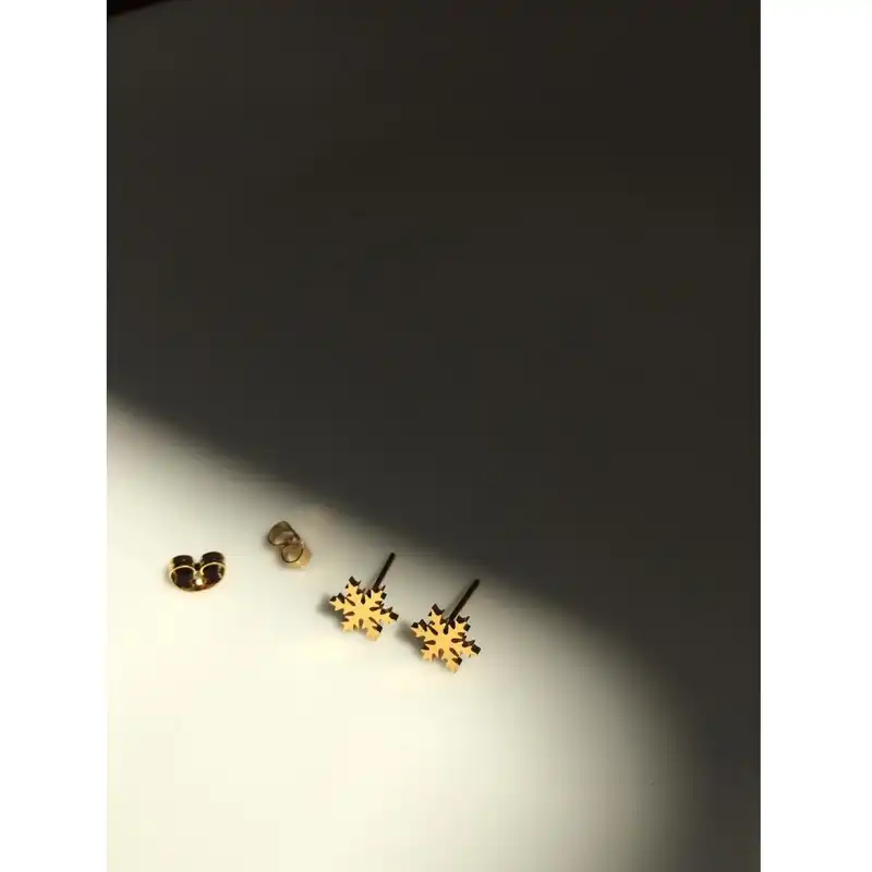 گوشواره زنانه طرح دانه برف مدل 43