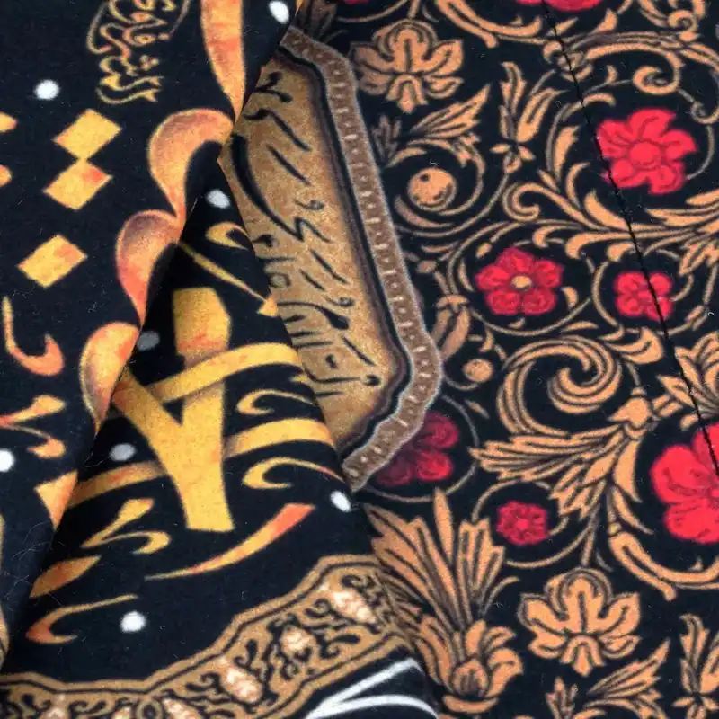 پرچم خدمتگزاران مدل کتیبه محرم طرح گلستان لبیک یا حسین کد 40002440