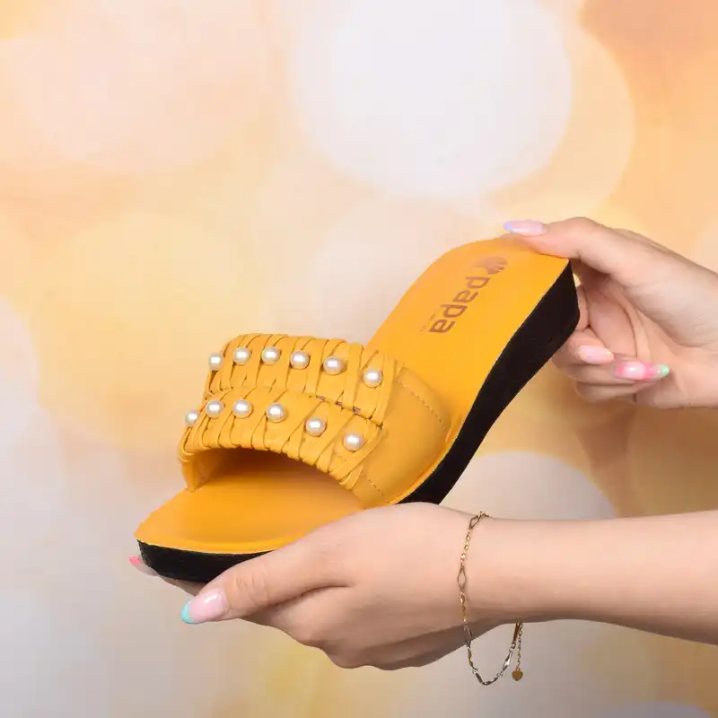 دمپایی زنانه پاپا مدل KRD.2786