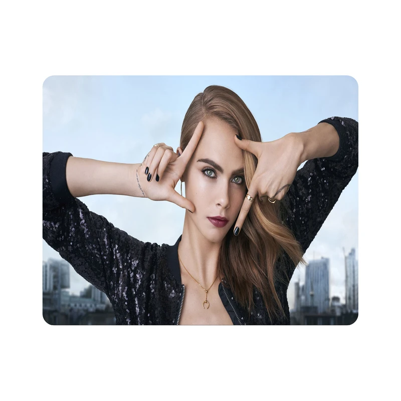ماوس پد اطلس آبی طرح بازیگر کارا جاسلین دلوین  مدل T6069