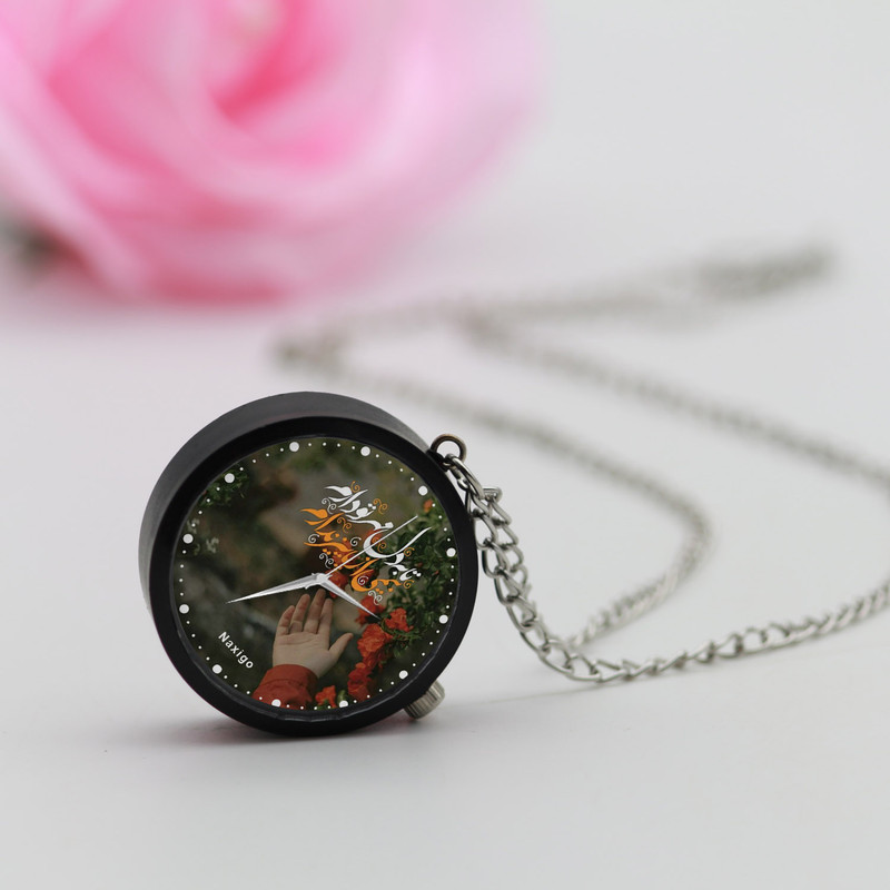 ساعت گردنبندی عقربه ای ناکسیگو مدل تا به دل مهر تو دارم بیمی از پاییز ندارم کد NF12632 ساعت گردنبندی عقربه ای ناکسیگو مدل تا به دل مهر تو دارم بیمی از پاییز ندارم کد NF12632