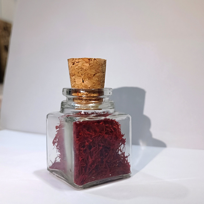 ظرف زعفران طرح مکعب مدل M