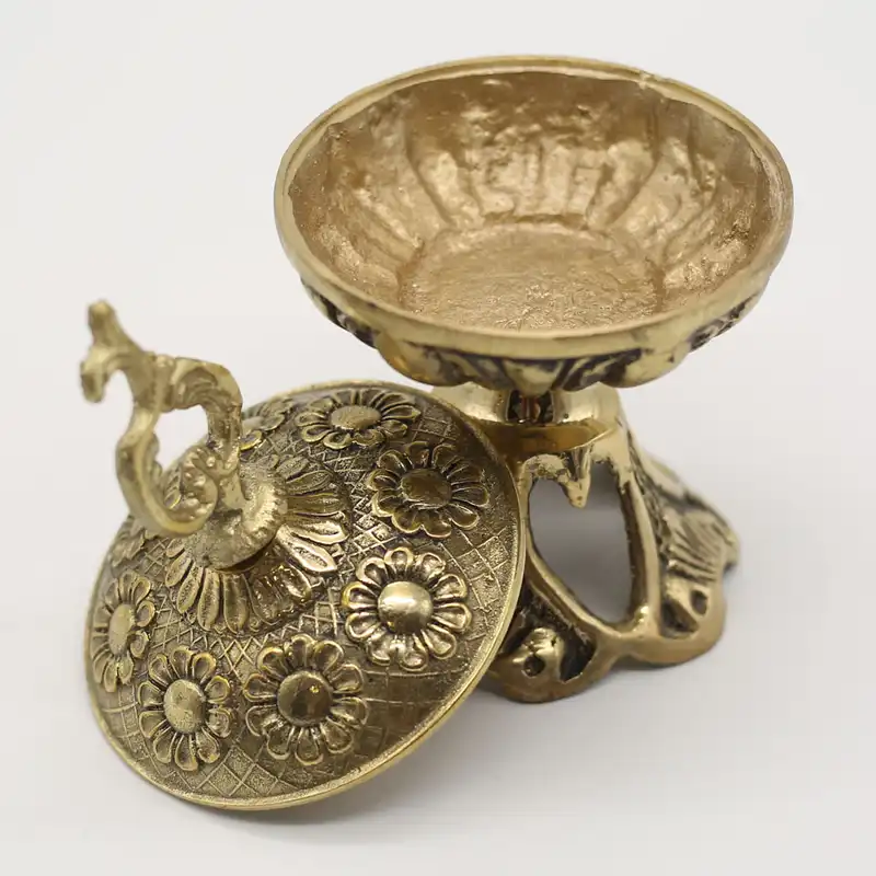 قندان برنزی مدل پایه دار