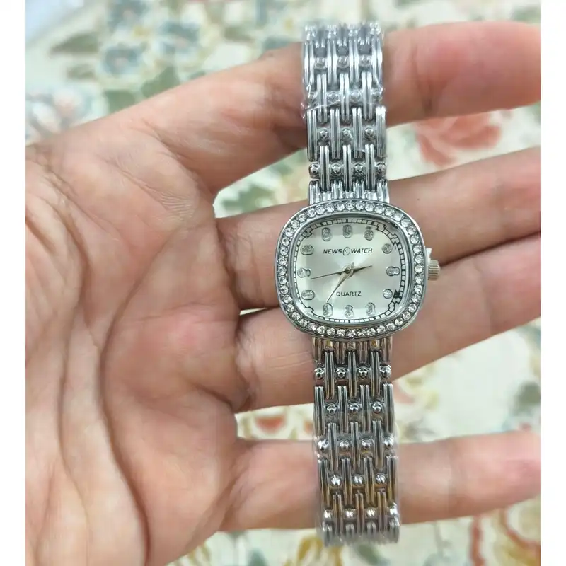 ساعت مچی عقربه ای زنانه مدل دور نگین بند فلزی قفل مخفی کد 2