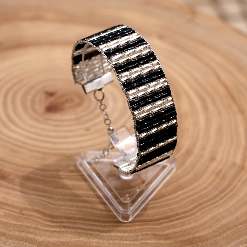 دستبند زنانه مدل آینور