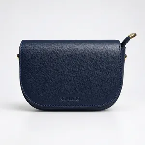 کیف دوشی زنانه چرم طبیعی گامارو طرح Saddle Bag مدل GA-133