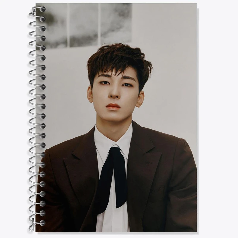 دفتر لغت 50 برگ خندالو مدل ونوو گروه سونتین Seventeen کد 21649