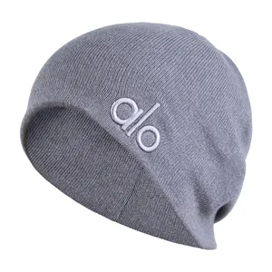 کلاه بافتنی مدل گلدوزی شده سام کد 607