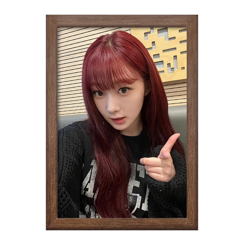 تابلو خندالو طرح جیزل گروه گروه آسپا Aespa  کد 19703