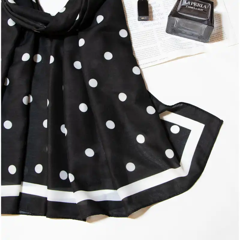 شال زنانه مدل نخی توپی کد 1894