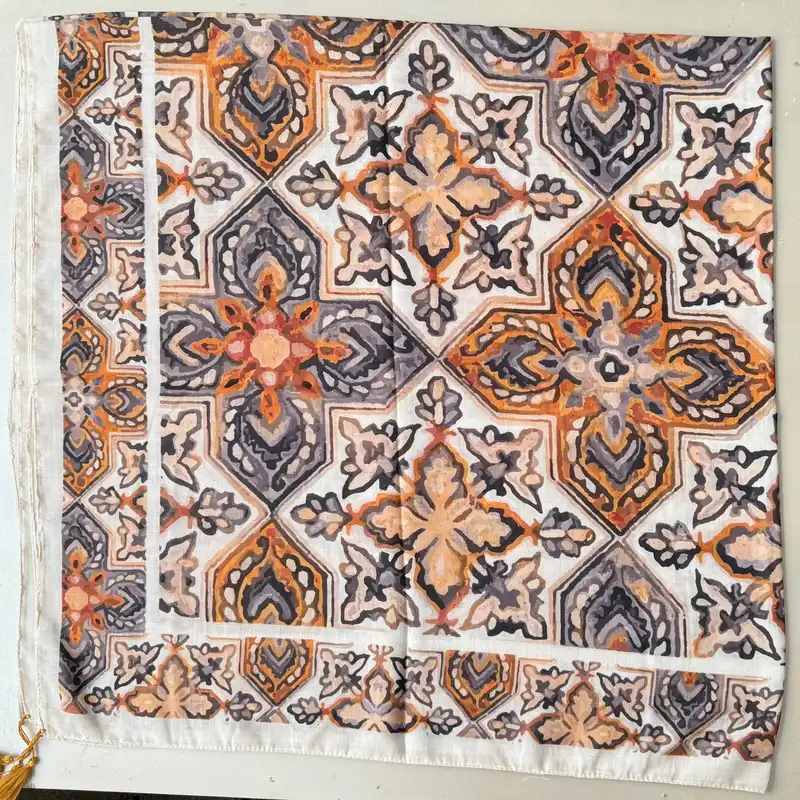 روسری زنانه مدل نخی گلدار گلیمی کد 5