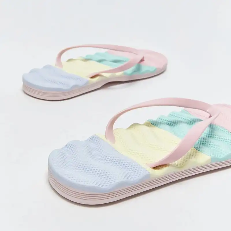 دمپایی لاانگشتی زنانه ال سی وایکیکی مدل مدل آنتی باکتریال VENOS