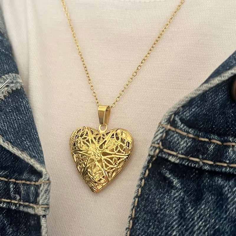 گردنبند زنانه مدل لاکت قلب 493