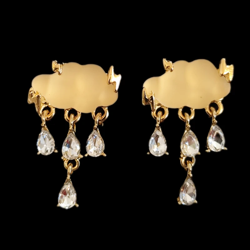 گوشواره میخی زنانه مدل ابر نگینی عروسکی 