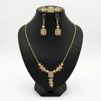 نیم ست طلا 18 عیار زنانه طلای کامک مدل C08