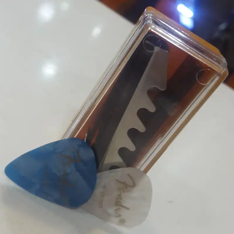 کاپو گیتار مدل بندی کد 7 همراه پیک مجموعه 2 عددی