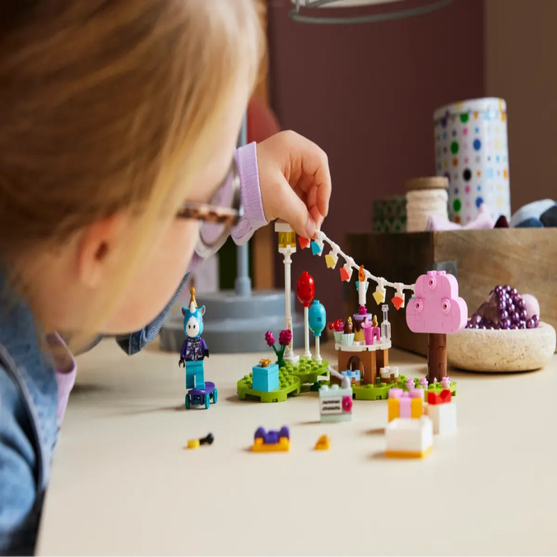 لگو سری Julians Birthday Party Building Set کد 77046