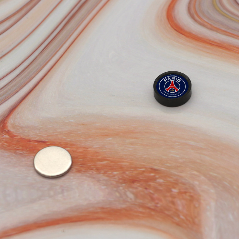 پیرسینگ گوش ناکسیگو مدل شب تاب طرح پاری سن ژرمن کد PM6656