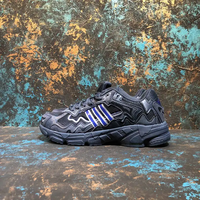 کفش پیاده روی مدل  RESPONSE CL BAD BUNNY NAV-104026031