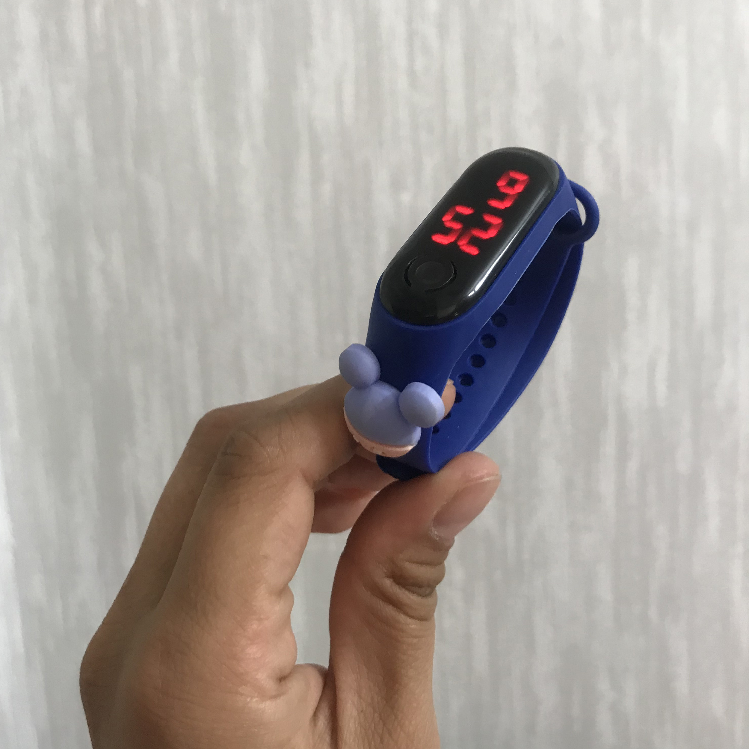 ساعت مچی دیجیتال مدل فانتزی بند سیلیکونی کد  BLO 005