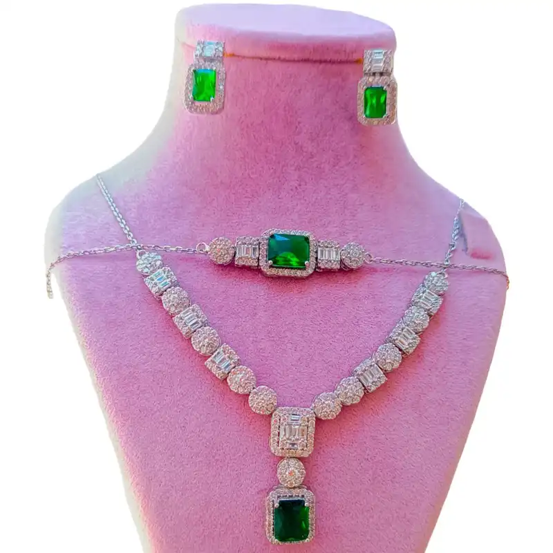 نیم ست نقره زنانه مدل نگین دار ونیزی