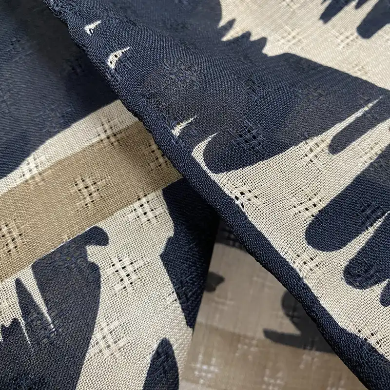 روسری زنانه مدل نخی گارزا ژاکارد دست دوز کد 04