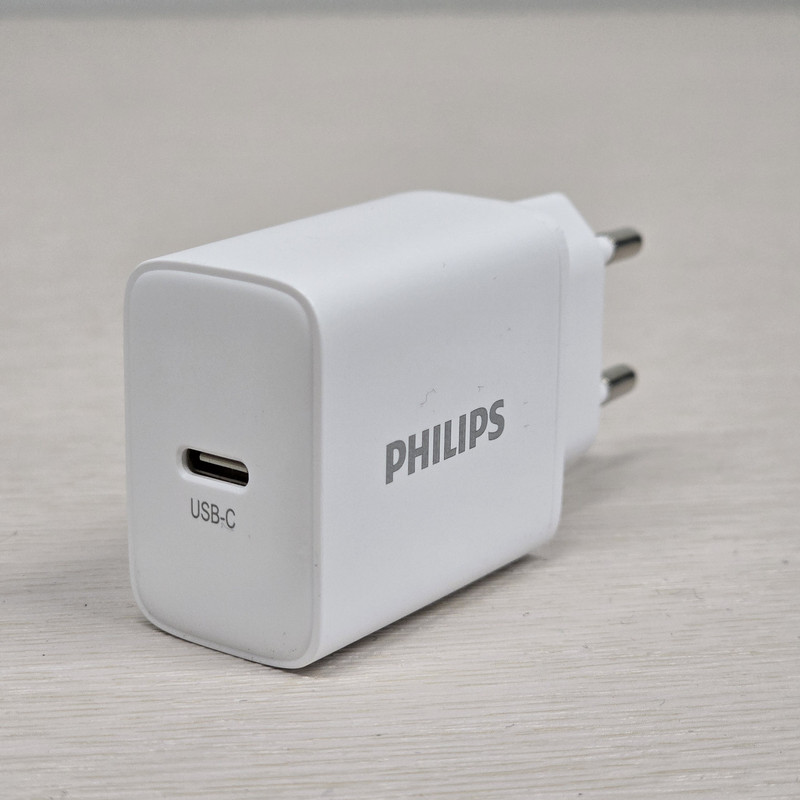 شارژر دیواری 30 وات  فیلیپس مدل DLP5312 به همراه کابل تبدیل USB-C