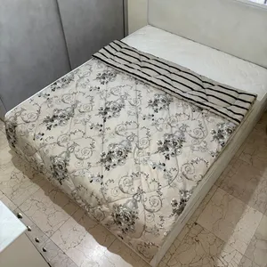 لحاف یک نفره مدل  بهاره سایز 160*240 سانتی متر