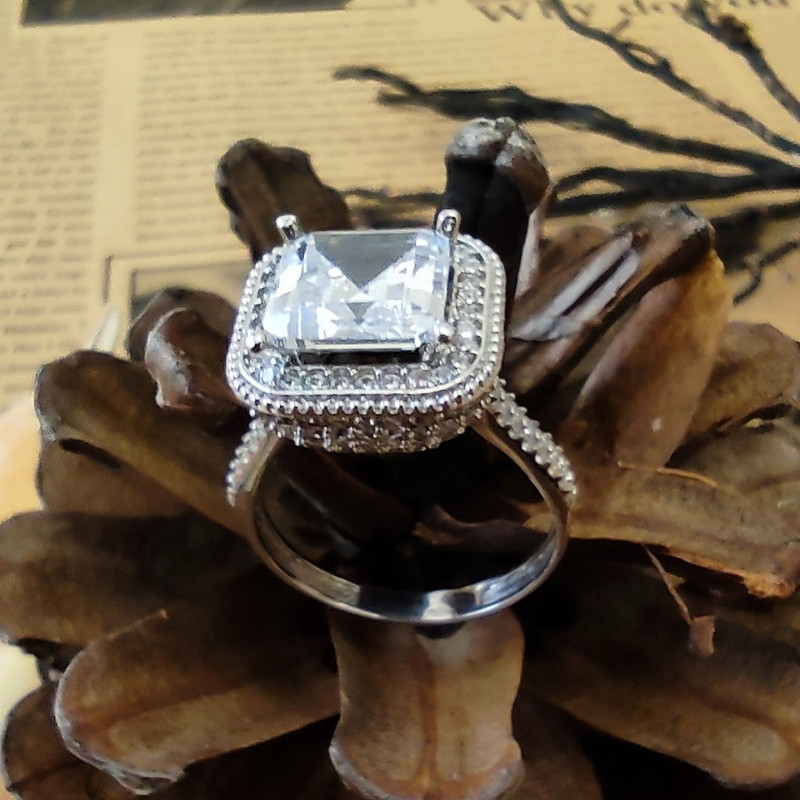 انگشتر نقره زنانه مدل AVN_R088 انگشتر نقره زنانه مدل AVN_R088