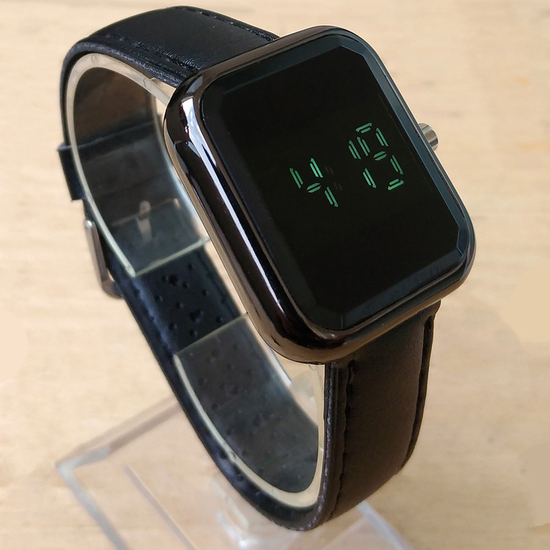 ساعت مچی دیجیتال دخترانه مدل دکمه ای کد 222 ساعت مچی دیجیتال دخترانه مدل دکمه ای کد 222