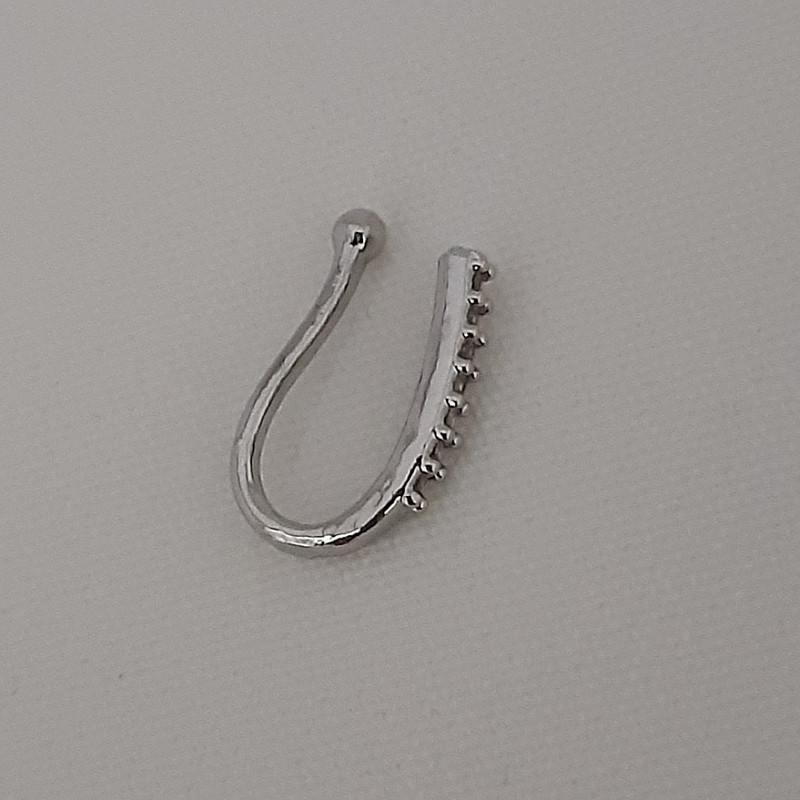 پیرسینگ بینی زنانه مدل فیک نگینی