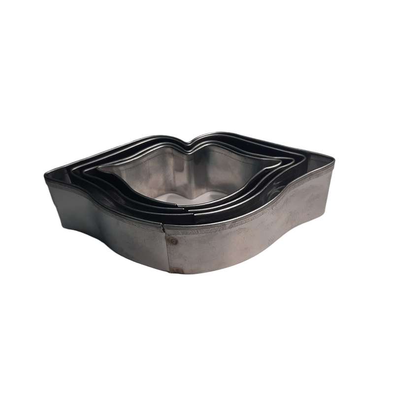 کاتر شیرینی پزی طرح لب مدل pe619 مجموعه 4 عددی