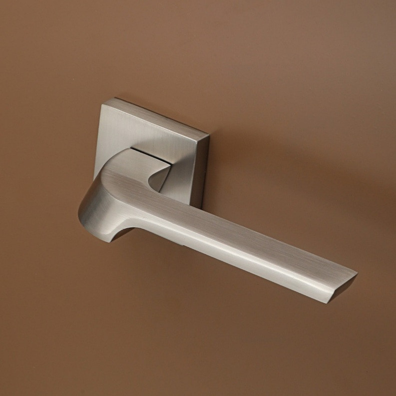 دستگیره در مدل رزت 1950 سویچی بسته 2 عددی دستگیره در مدل رزت 1950 سویچی بسته 2 عددی