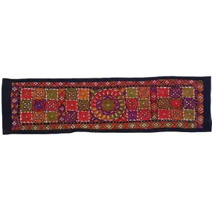 رومیزی سوزن دوزی کد SOOZRA30