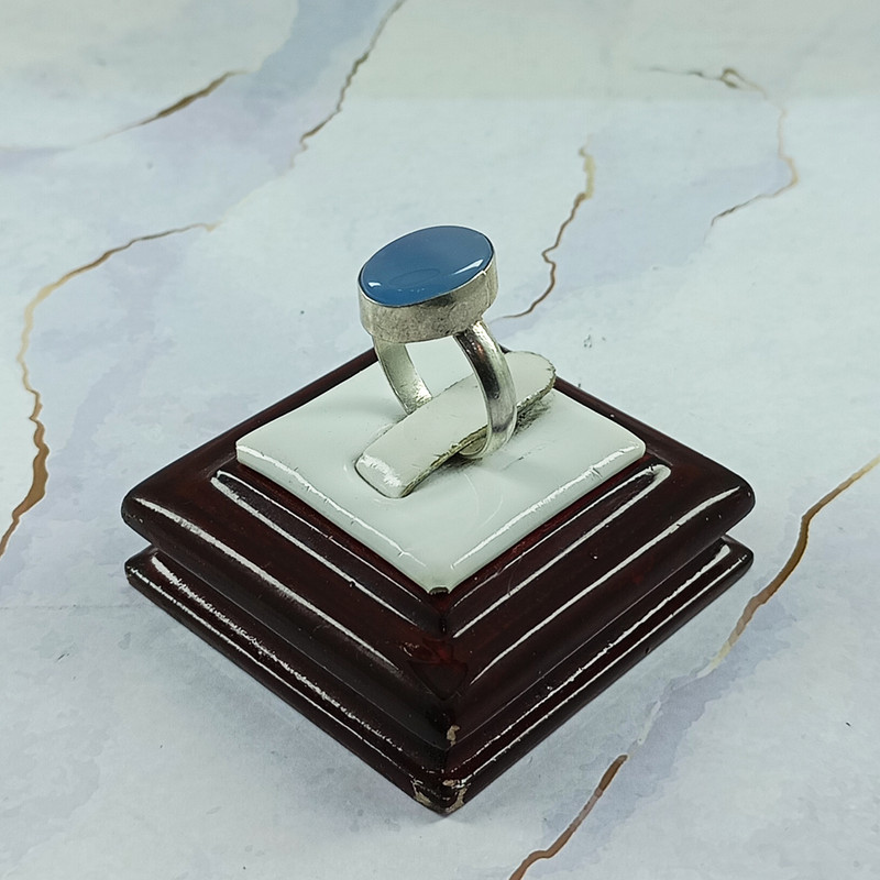 انگشتر نقره زنانه سلین کالا مدل عقیق کبود یمنی سوسنی کد 10 انگشتر نقره زنانه سلین کالا مدل عقیق کبود یمنی سوسنی کد 10