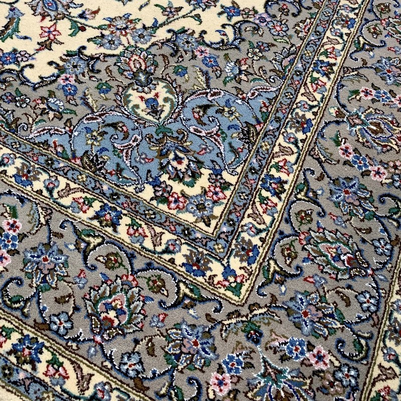 فرش دستباف 9 متری طرح اردکان گل ابریشم زمینه کرم کد F-982