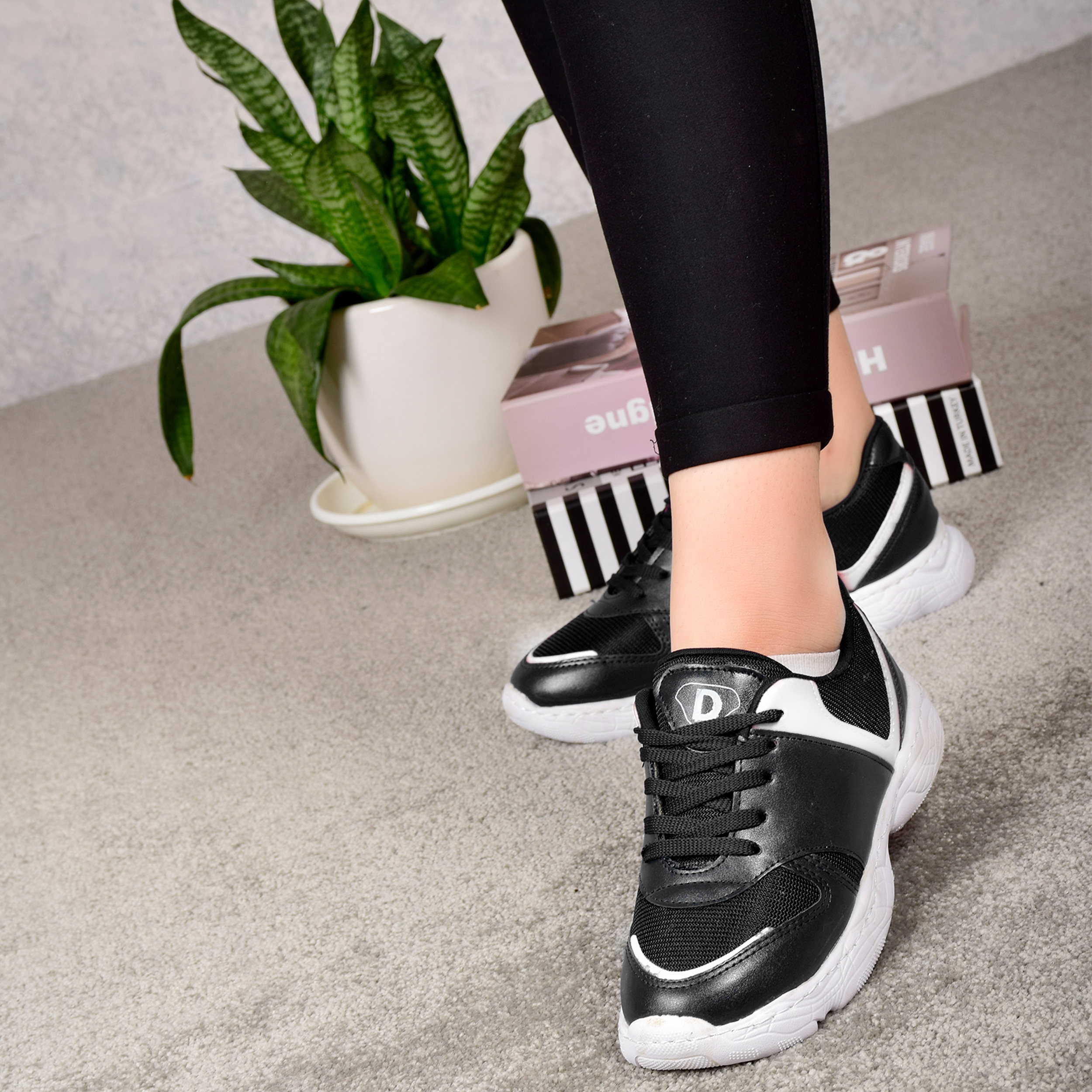 کفش راحتی  مدل داتیس کد New.BK.W.H.3.2.8.2