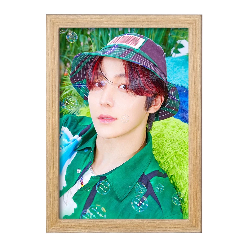 تابلو خندالو مدل یونهو گروه ایتیز ATEEZ  کد 12315