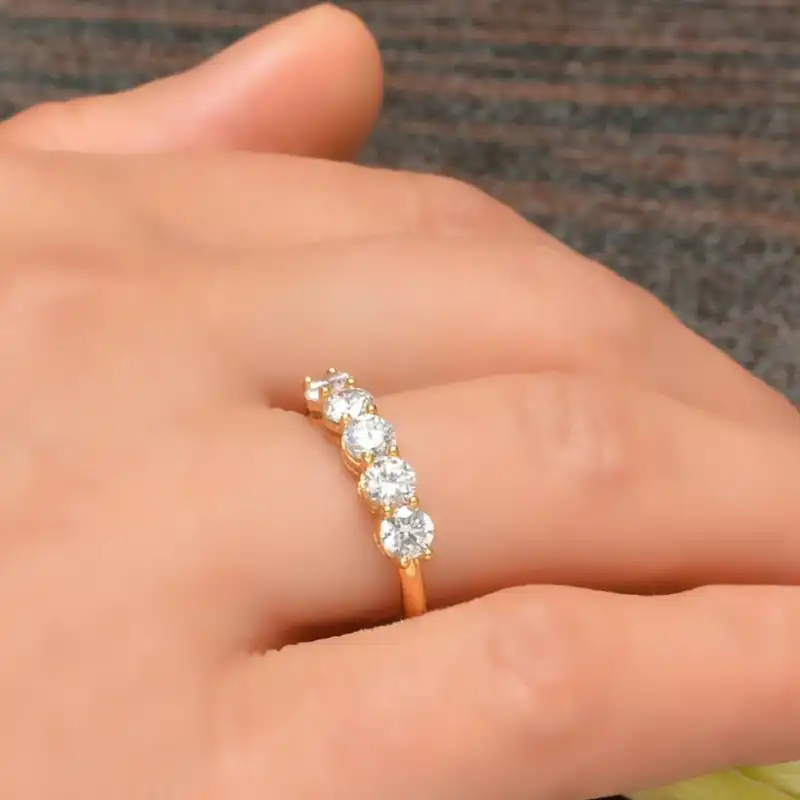 انگشتر طلا 18 عیار زنانه طلای مستجابی مدل مالتی جم کد 670193