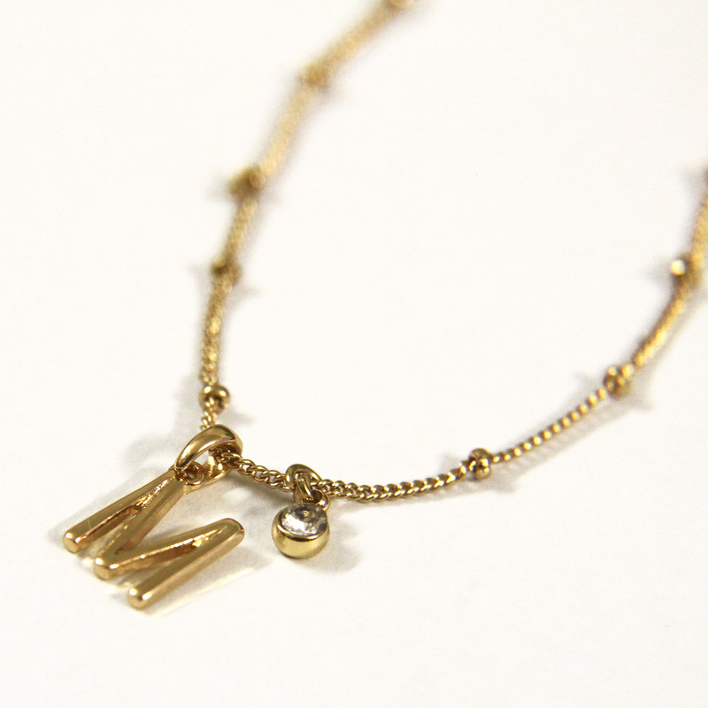 گردنبند زنانه مدل حروف M نگین دار کد BD 03