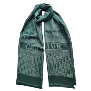 شال زنانه دیور مدل ژاکارد لمه دار براق 